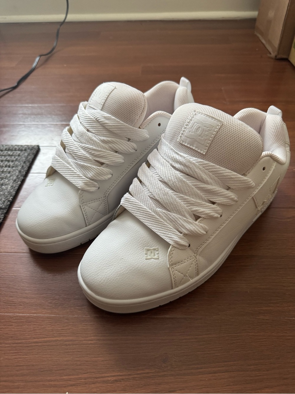 DC Men's Court Graffik Skate Shoe Model 300529 Size US 11.5 White